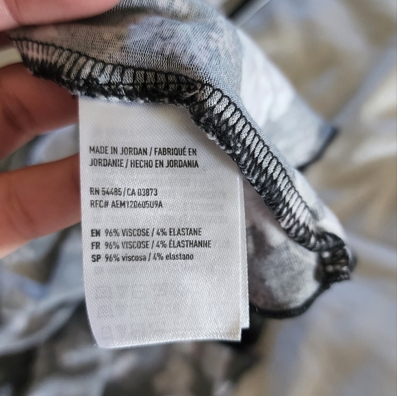 American Eagle Soft & Sexy tie strap floral print flowy top size medium - Picture 4 of 5